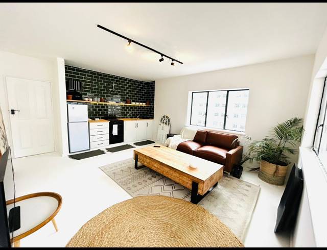 1 BEDROOM APARTMENT RENTED IN SEA POINT